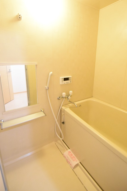 バス・シャワールーム　便利な浴室乾燥機付き♪