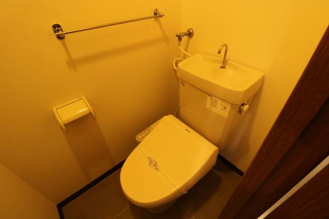 トイレ　シャワートイレ完備♪