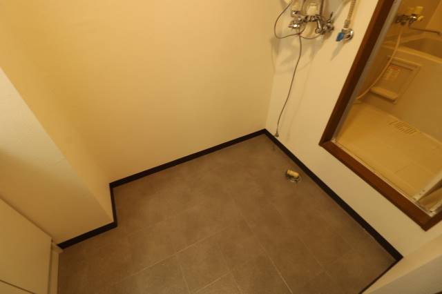 洗面設備　広々脱衣所スペース♪