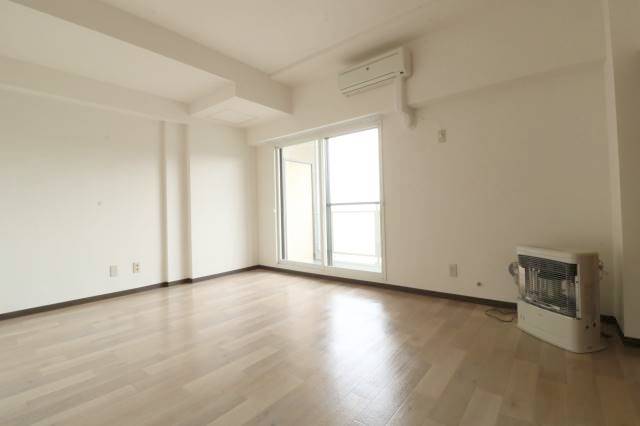 居室・リビング　南東向きで日当たり良好♪