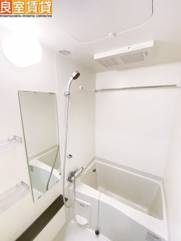 バス・シャワールーム　浴室乾燥機付き