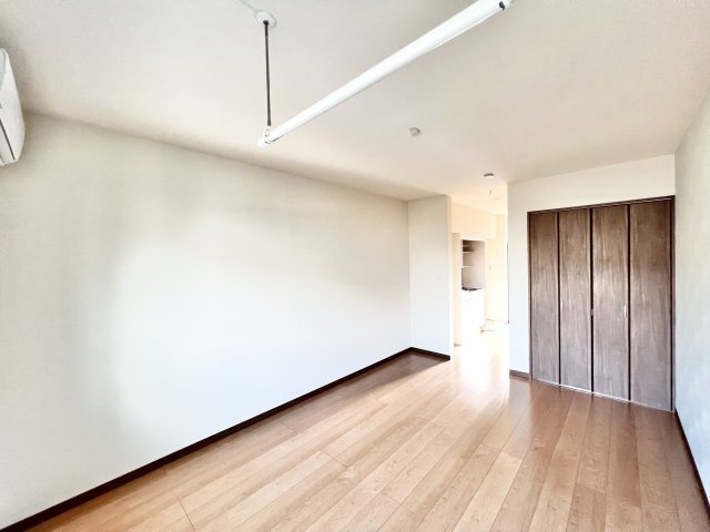 居室・リビング　※別部屋参考写真