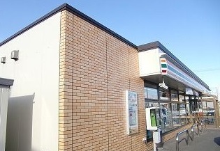 コンビニ　セブンイレブン八戸田向店（コンビニ）まで400m