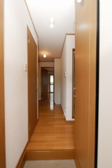 玄関　※別部屋の写真です