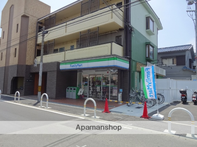 コンビニ　ファミリーマート（コンビニ）まで500m