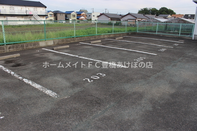 駐車場　駐車場