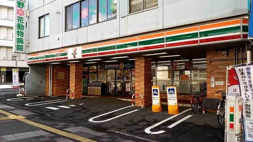 コンビニ　セブン－イレブン広島新観音橋店（コンビニ）まで724m