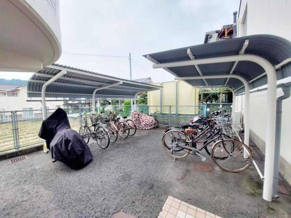 駐車場　駐輪場