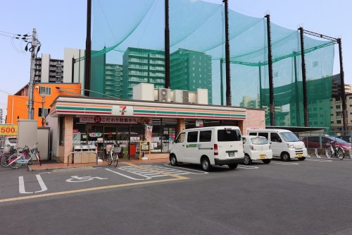 コンビニ　セブンイレブン 大阪今福東1丁目店（コンビニ）まで617m