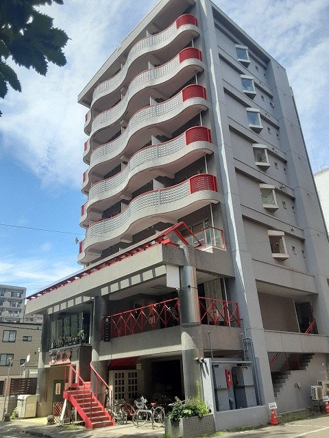 建物外観　★中心街徒歩圏♪★エアコン・無料ネット付♪★リフォーム済♪★