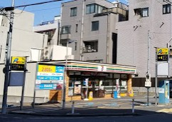 コンビニ　セブン-イレブン原宿外苑店（コンビニ）まで150m