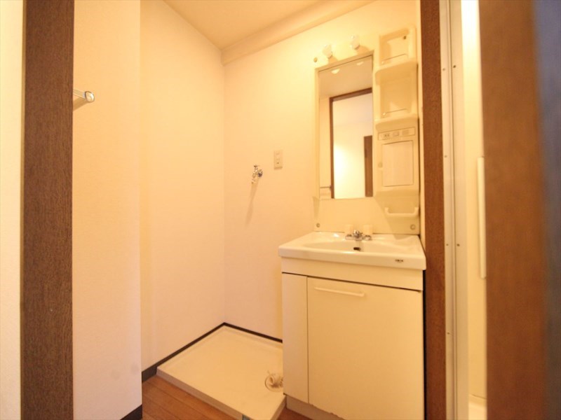 洗面設備　脱衣所　独立洗面台　収納スペース有