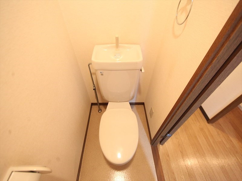 トイレ　洋式トイレ（温水洗浄便座設置可）