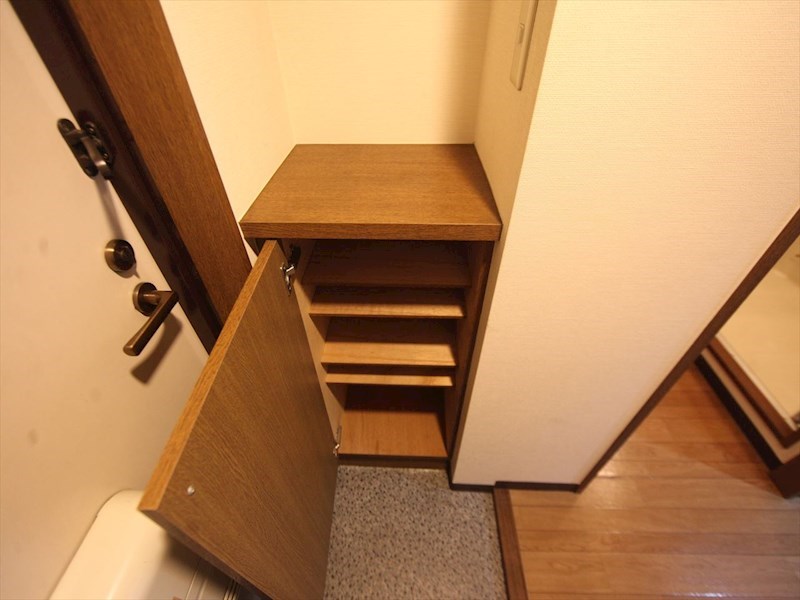 玄関　玄関　シューズボックス付