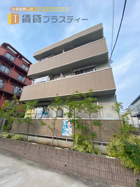 建物外観　駅まで安心の道のり