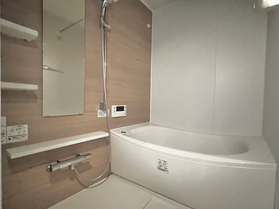 バス・シャワールーム　※別部屋の写真です