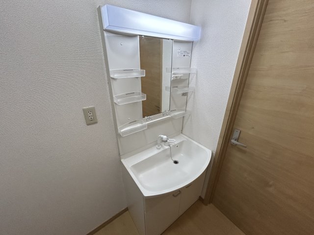 洗面設備　※類似写真になります