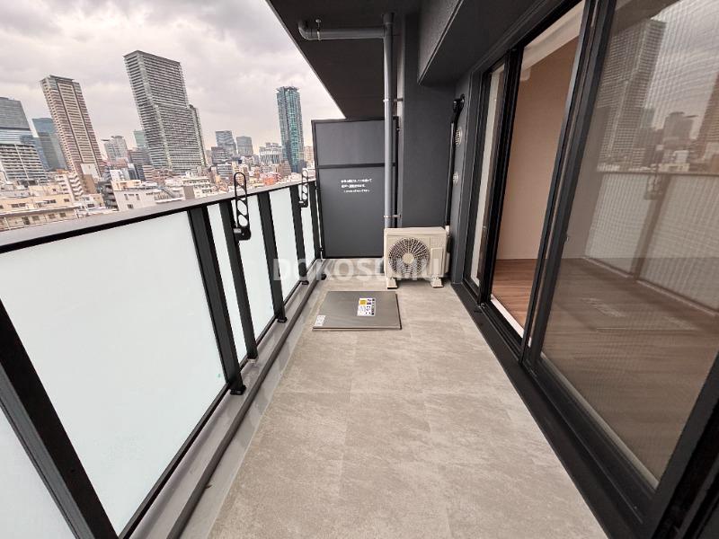 バルコニー　心地よい風と光を感じる、暮らしの楽しみが広がる場所。