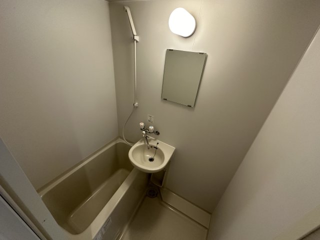 バス・シャワールーム　※別室参考写真