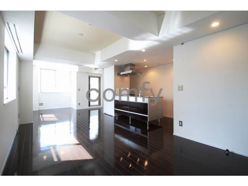 居室・リビング　開放感のある室内