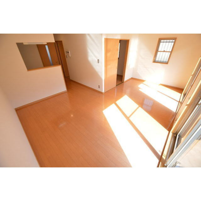 居室・リビング　現況優先、同タイプ、写真は角部屋