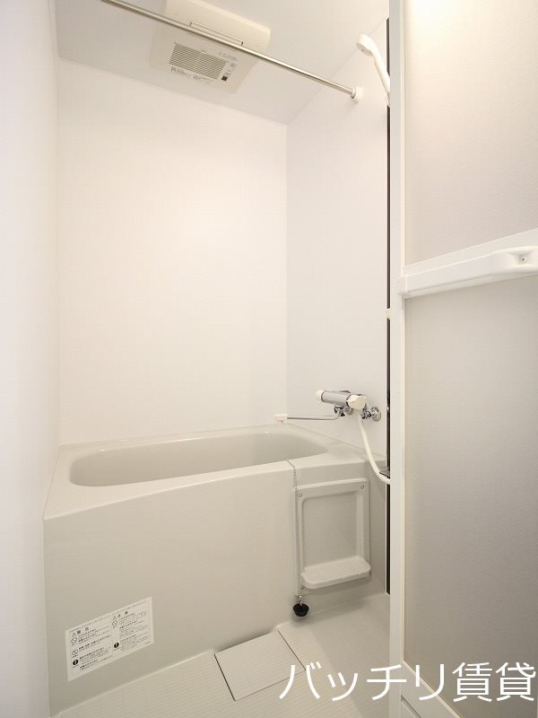バス・シャワールーム　画像は別号室の為、現状を優先致します。