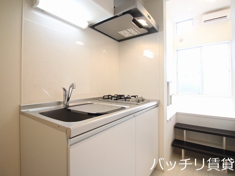 キッチン　画像は別号室の為、現状を優先致します。