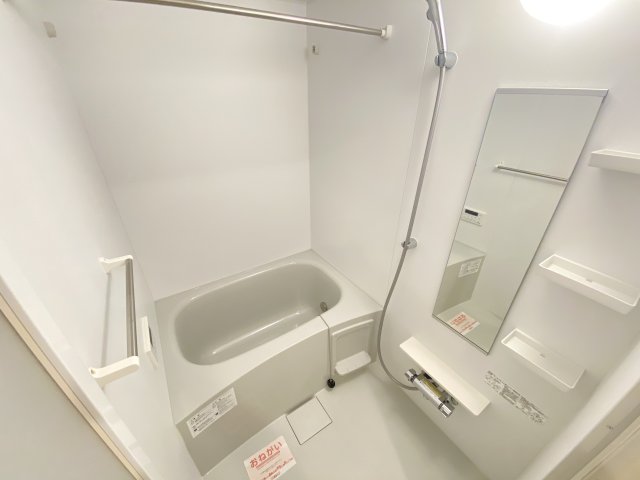 バス・シャワールーム　別号室の参考写真です。