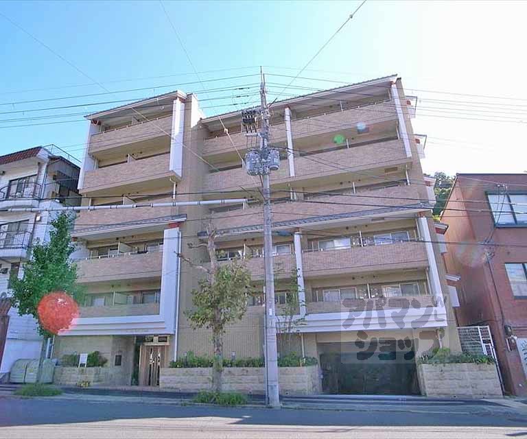 建物外観　重厚感のある外観