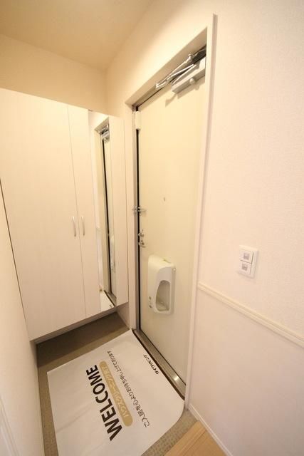 玄関　※別号室参考写真です