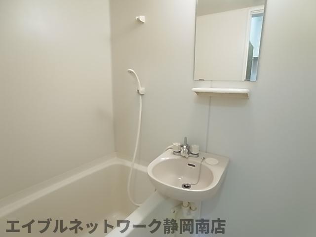 洗面設備　洗面スペースです