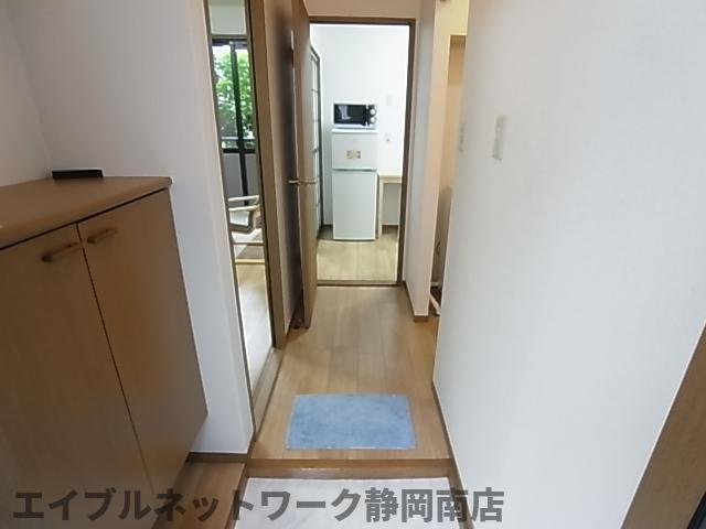 玄関　落ち着いた玄関です