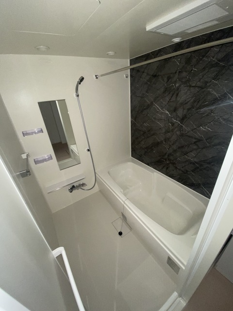 バス・シャワールーム　おっきなバスルーム。