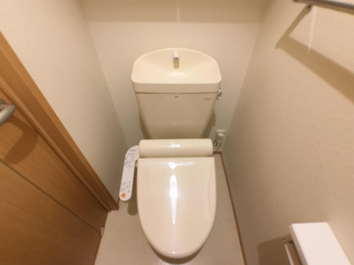 トイレ　温水洗浄便座付トイレ