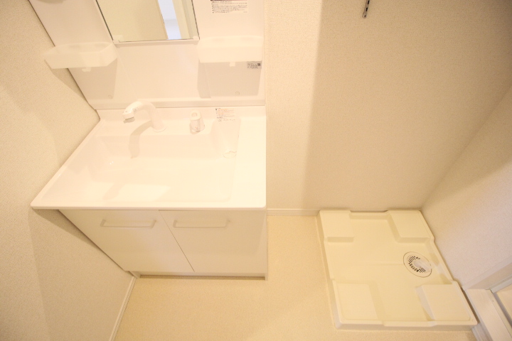 洗面設備　洗濯機置き場！洗面化粧台です！