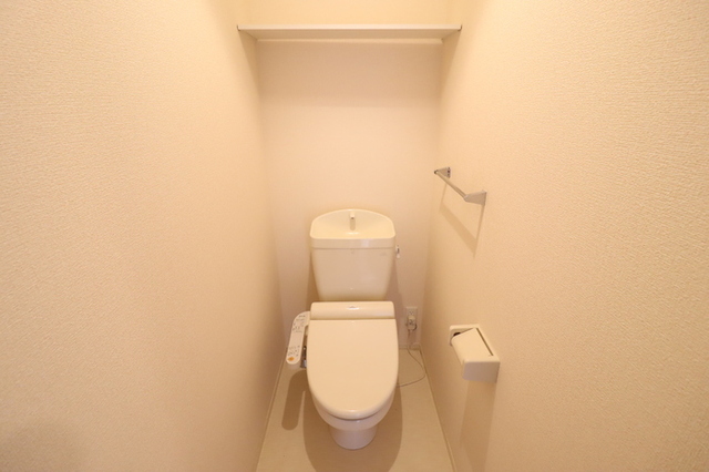 トイレ　温水洗浄暖房便座