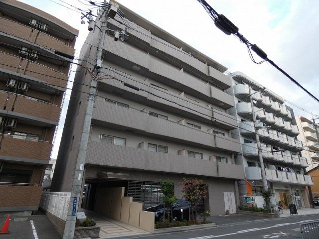 建物外観　RC造の6階建てのマンションです。