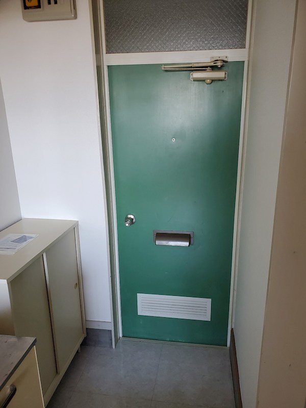 玄関　反転間取参照