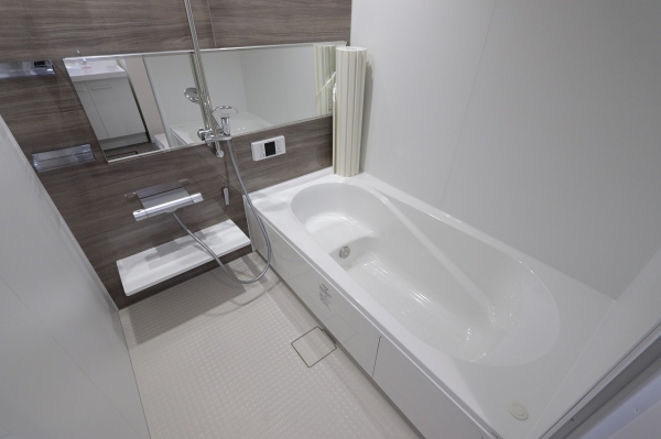 バス・シャワールーム　ゆったり一坪風呂