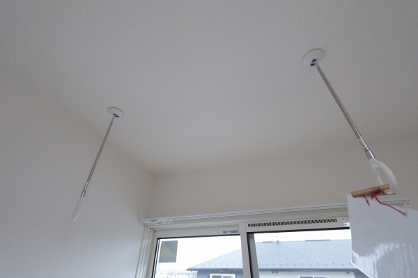 その他設備　室内物干し付きで雨の日も洗濯物が干せます♪