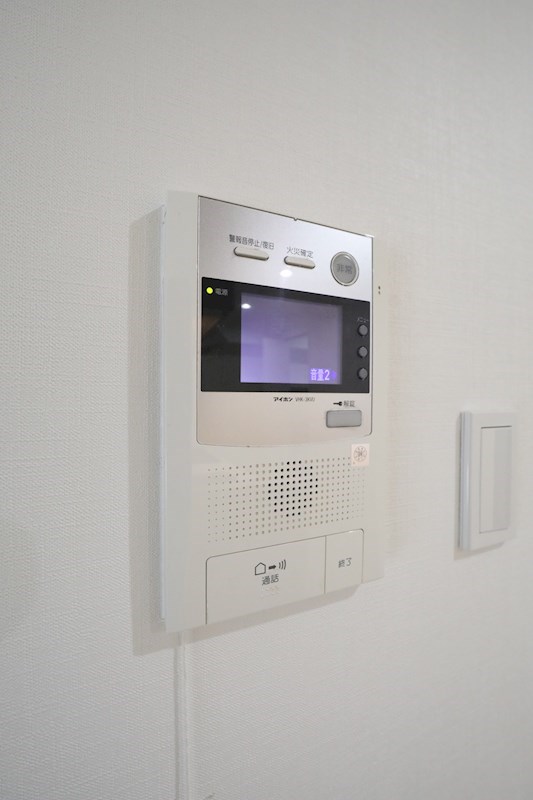 セキュリティ　モニター付きインターホン
