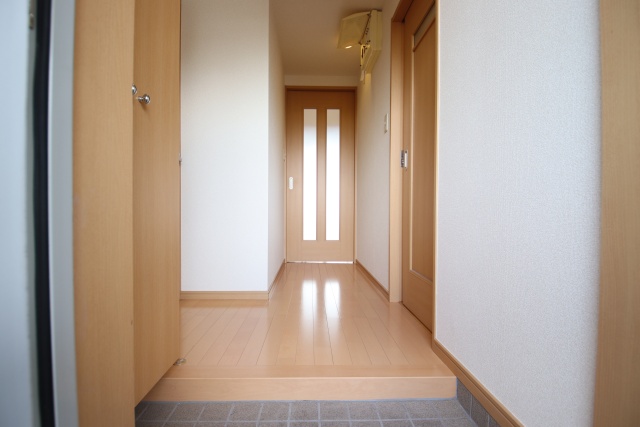 玄関　※別室の参考写真の為、現況優先です。