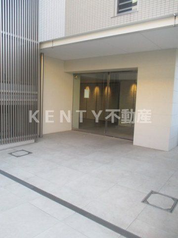 エントランス　ゆとりのあるエントランスです