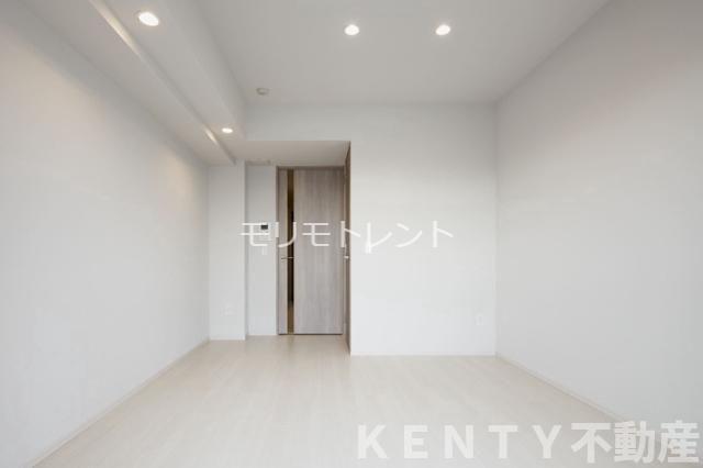 その他部屋・スペース　落ち着いた色調の寝室です