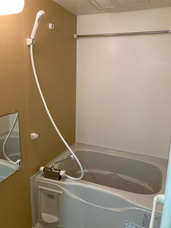 バス・シャワールーム　浴室乾燥付きのバスルーム♪