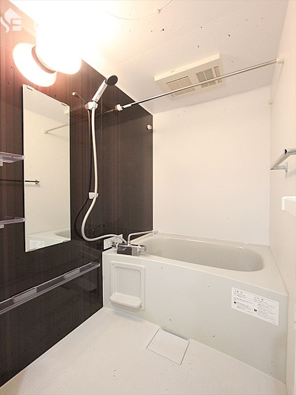 バス・シャワールーム　バスルーム
