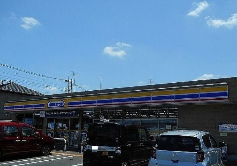 コンビニ　ミニストップ入間市下藤沢店（コンビニ）まで373m