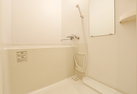 バス・シャワールーム　広々空間の浴室で日々の疲れを癒してください