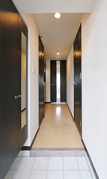 玄関　明るくオシャレな玄関です