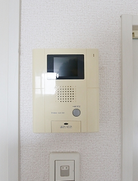 セキュリティ　女性にも安心のTVモニター付きインターホンです